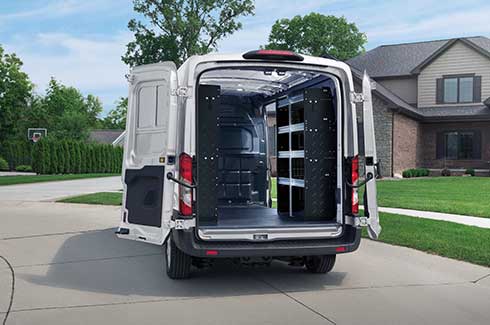 El Camión de Trabajo Ford Transit Van 2026 brinda la versatilidad en área de carga para tu negocio